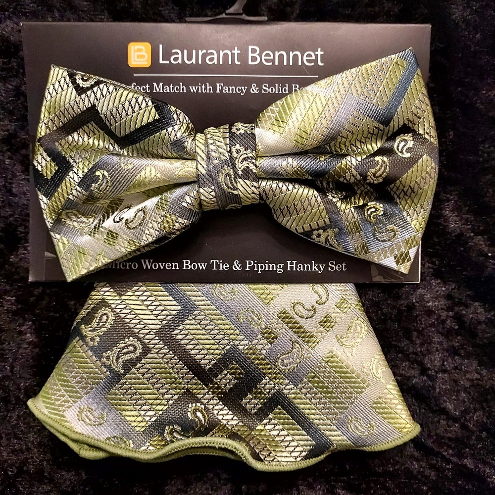 Green and Black Bow Tie & Hanky Set